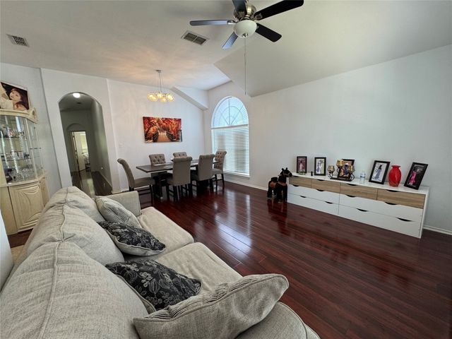 700 N Emma Drive, Arlington, TX 76002