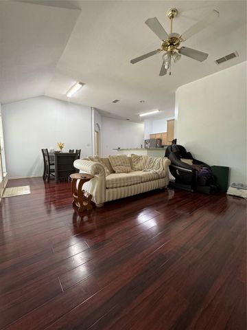 700 N Emma Drive, Arlington, TX 76002