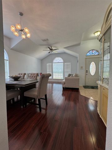 700 N Emma Drive, Arlington, TX 76002