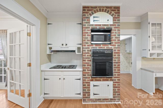 1223 Creekside Drive, Conover, NC 28613