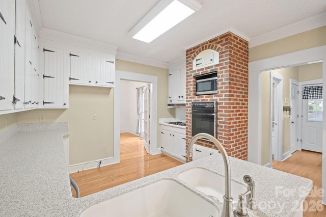 1223 Creekside Drive, Conover, NC 28613