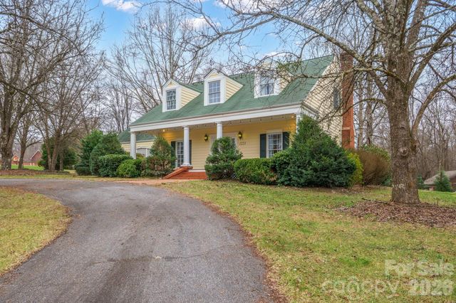 1223 Creekside Drive, Conover, NC 28613
