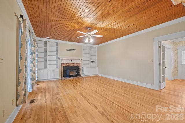 1223 Creekside Drive, Conover, NC 28613