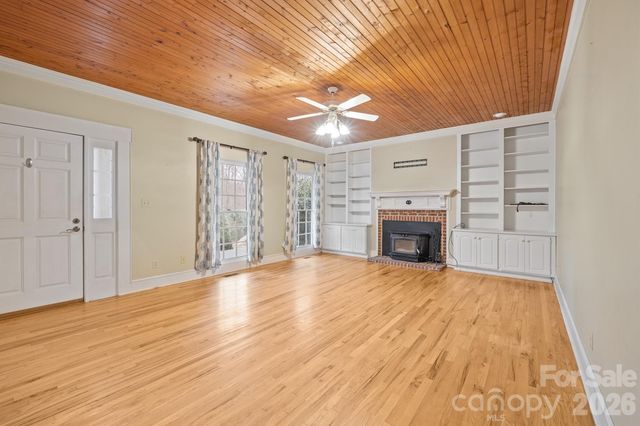 1223 Creekside Drive, Conover, NC 28613