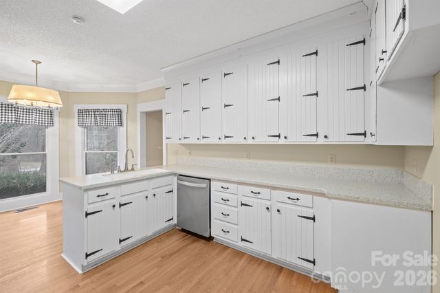 1223 Creekside Drive, Conover, NC 28613