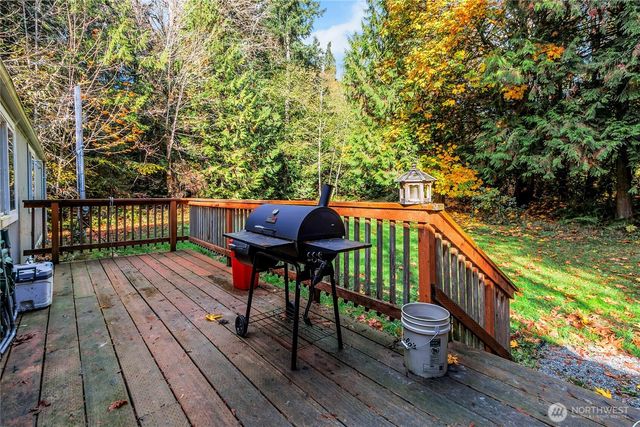 810 SE Totten Shores DR, Shelton, WA 98584