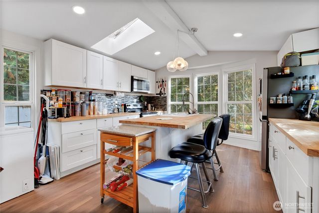 810 SE Totten Shores DR, Shelton, WA 98584