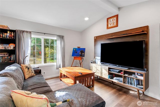 810 SE Totten Shores DR, Shelton, WA 98584