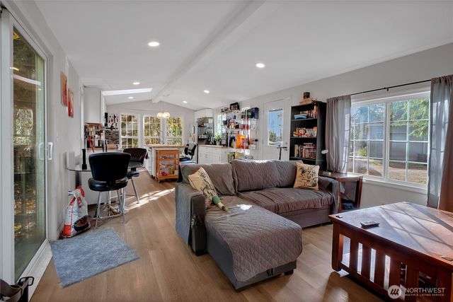 810 SE Totten Shores DR, Shelton, WA 98584