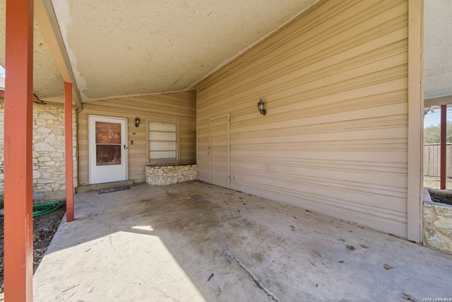 612 byrd, Universal City, TX 78148