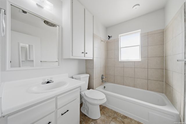 612 byrd, Universal City, TX 78148