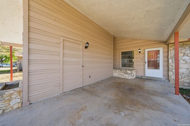 612 byrd, Universal City, TX 78148