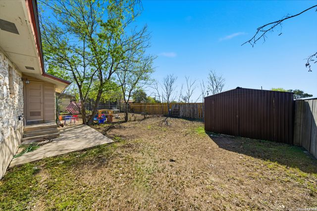 612 byrd, Universal City, TX 78148