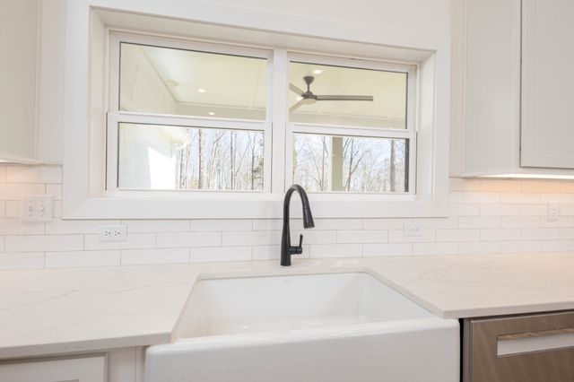 7765 Barnhill Road, Primm Springs, TN 38476