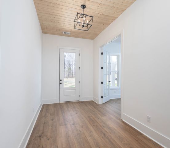 7765 Barnhill Road, Primm Springs, TN 38476