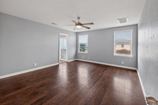 918 LAUREN ST, New Braunfels, TX 78130