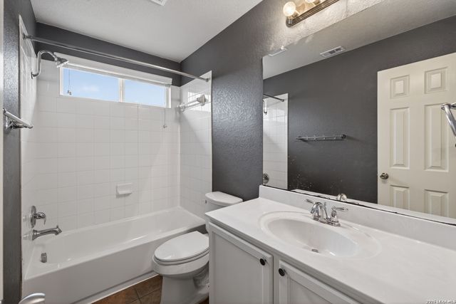918 LAUREN ST, New Braunfels, TX 78130