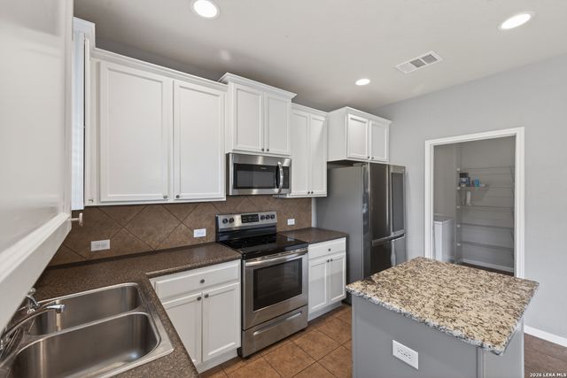 918 LAUREN ST, New Braunfels, TX 78130
