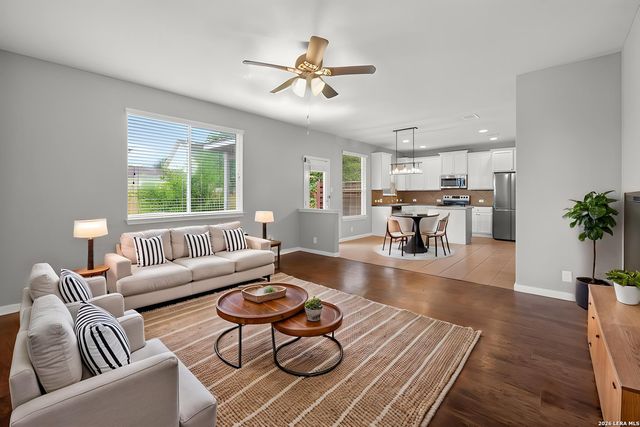 918 LAUREN ST, New Braunfels, TX 78130