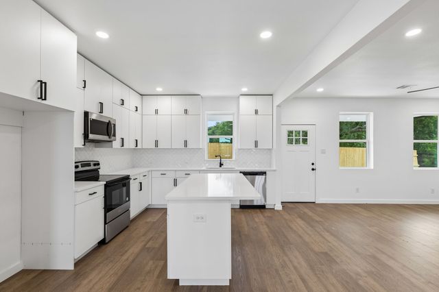 171 Tryall Court, Runaway Bay, TX 76426