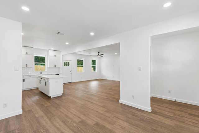 171 Tryall Court, Runaway Bay, TX 76426