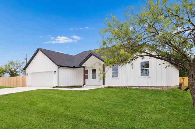 171 Tryall Court, Runaway Bay, TX 76426