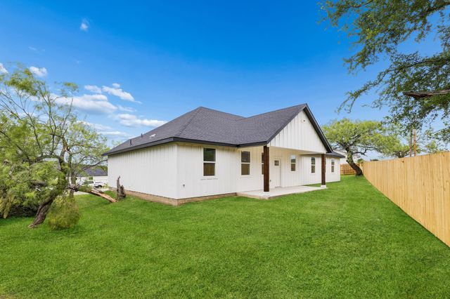 171 Tryall Court, Runaway Bay, TX 76426