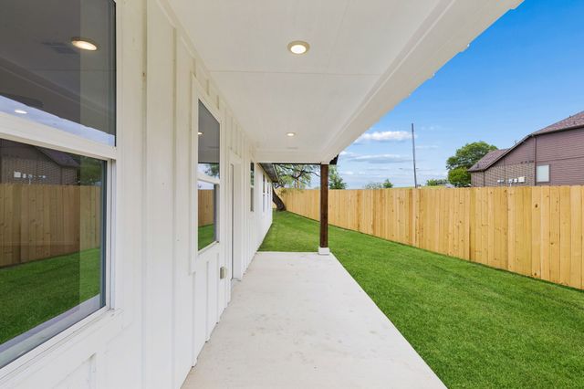 171 Tryall Court, Runaway Bay, TX 76426