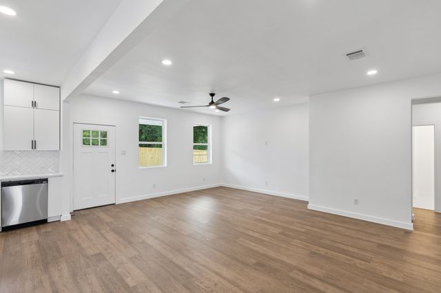 171 Tryall Court, Runaway Bay, TX 76426