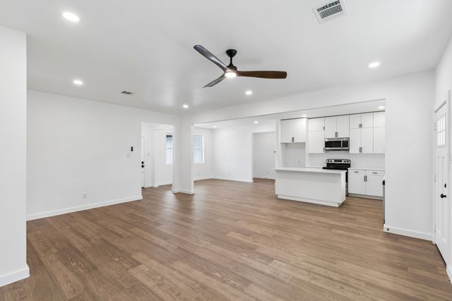 171 Tryall Court, Runaway Bay, TX 76426