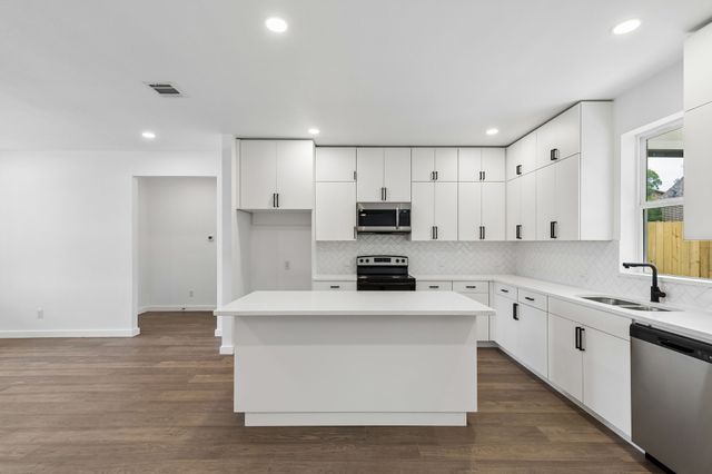 171 Tryall Court, Runaway Bay, TX 76426