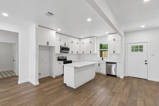 171 Tryall Court, Runaway Bay, TX 76426