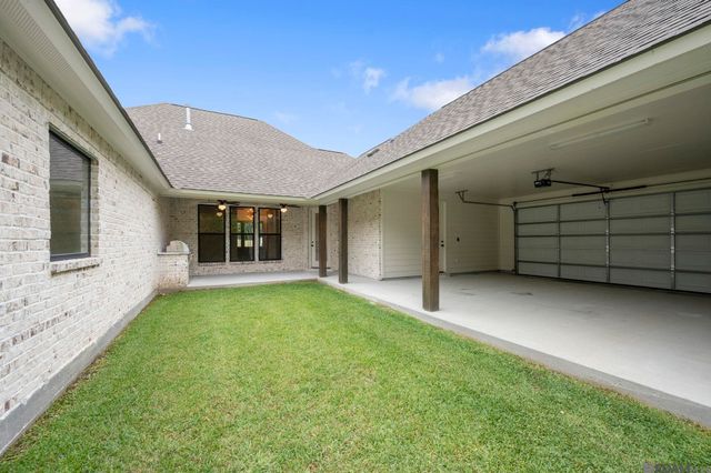 7258 Riverbank Dr, Denham Springs, LA 70706