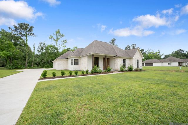 7258 Riverbank Dr, Denham Springs, LA 70706
