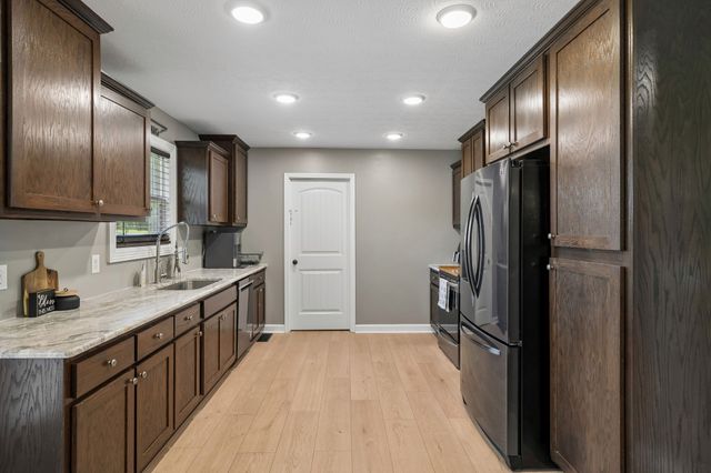 2892 Highway 52, E, Lafayette, TN 37083