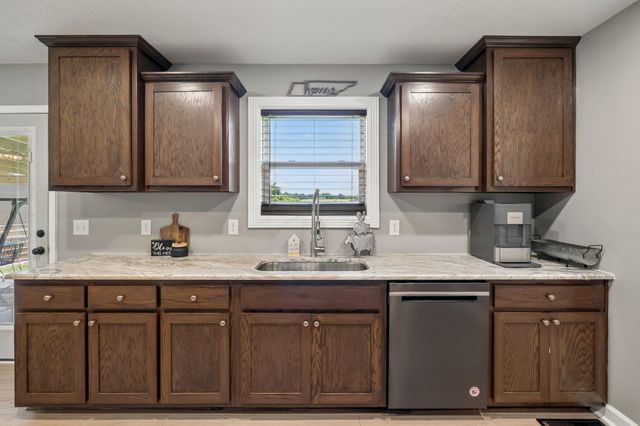 2892 Highway 52, E, Lafayette, TN 37083