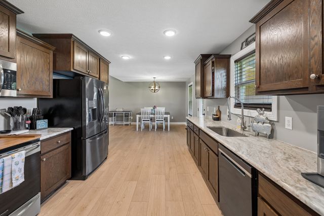 2892 Highway 52, E, Lafayette, TN 37083