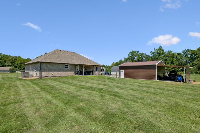 2892 Highway 52, E, Lafayette, TN 37083