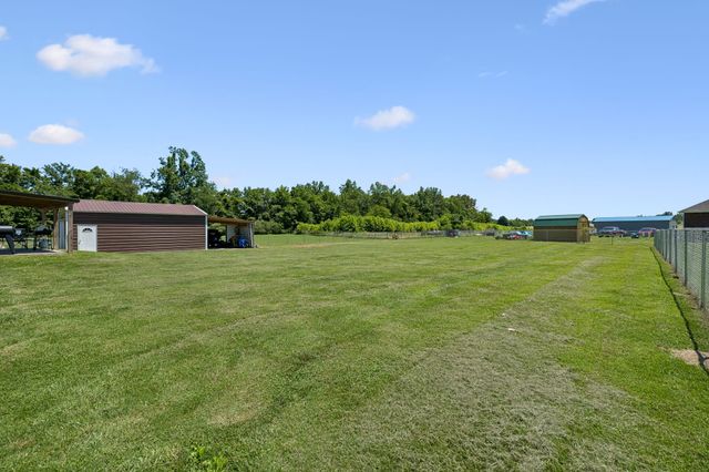2892 Highway 52, E, Lafayette, TN 37083