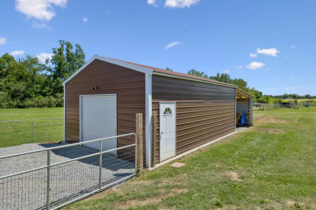 2892 Highway 52, E, Lafayette, TN 37083
