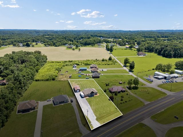 2892 Highway 52, E, Lafayette, TN 37083
