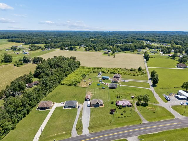 2892 Highway 52, E, Lafayette, TN 37083