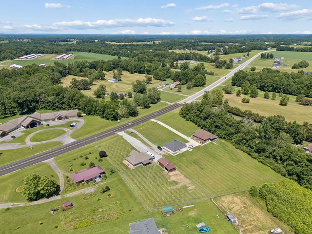 2892 Highway 52, E, Lafayette, TN 37083