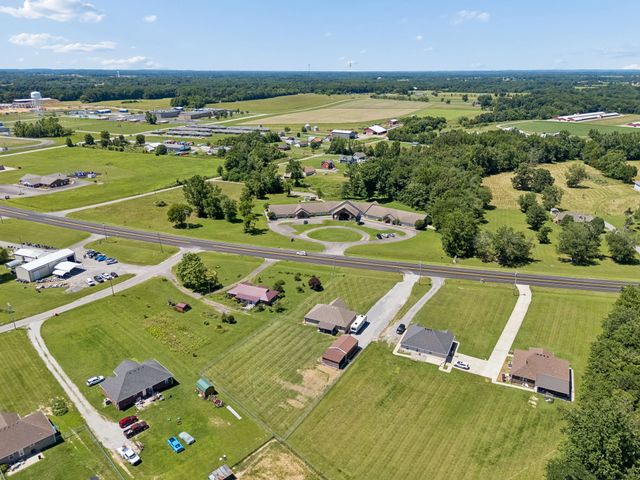 2892 Highway 52, E, Lafayette, TN 37083