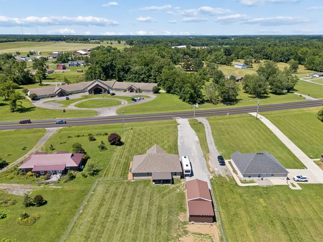 2892 Highway 52, E, Lafayette, TN 37083
