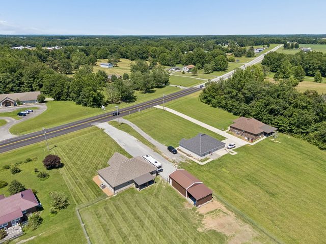 2892 Highway 52, E, Lafayette, TN 37083