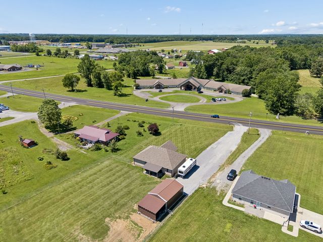2892 Highway 52, E, Lafayette, TN 37083