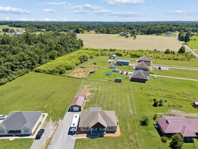 2892 Highway 52, E, Lafayette, TN 37083
