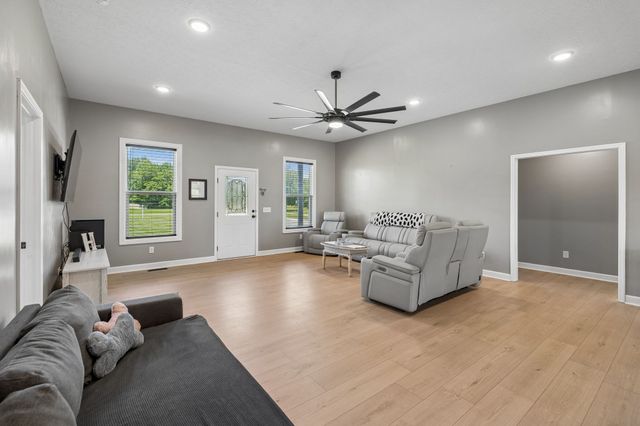 2892 Highway 52, E, Lafayette, TN 37083
