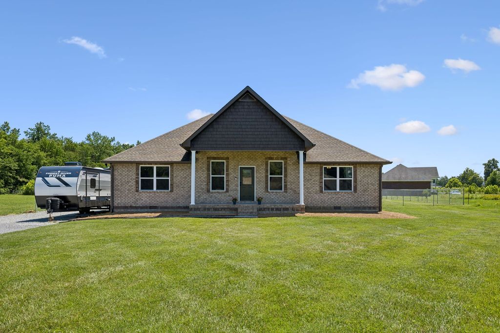 2892 Highway 52, E, Lafayette, TN 37083